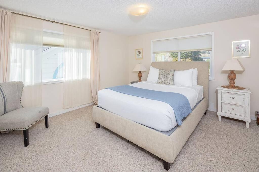 Ocean View Village Condo With Trails To Beaches 特立尼达 外观 照片