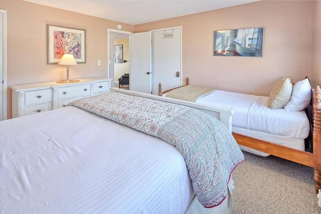 Ocean View Village Condo With Trails To Beaches 特立尼达 外观 照片