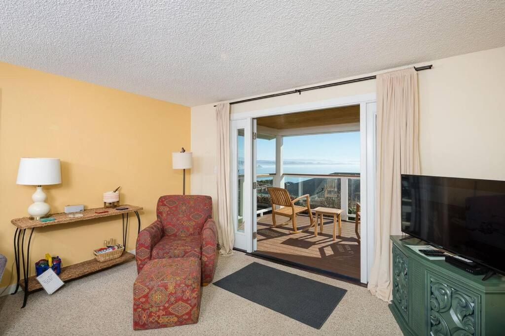 Ocean View Village Condo With Trails To Beaches 特立尼达 外观 照片